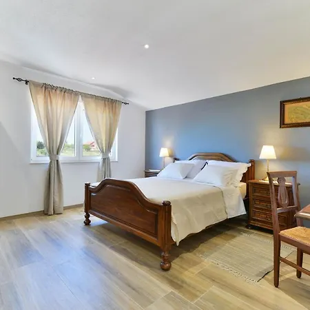 Stunning Villa Kate With Pool, Zadar County *