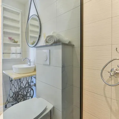 Stunning Villa Kate With Pool, Zadar County וילה *