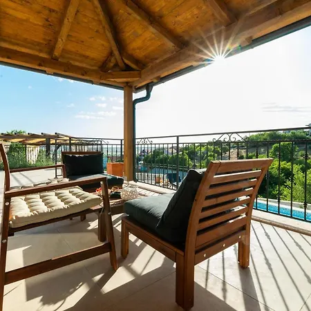Stunning Villa Kate With Pool, Zadar County וילה בנקובאץ